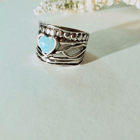 Heart Shaped Fire Opal Ring on 925 SterlingSilver - Picture 3 of 5